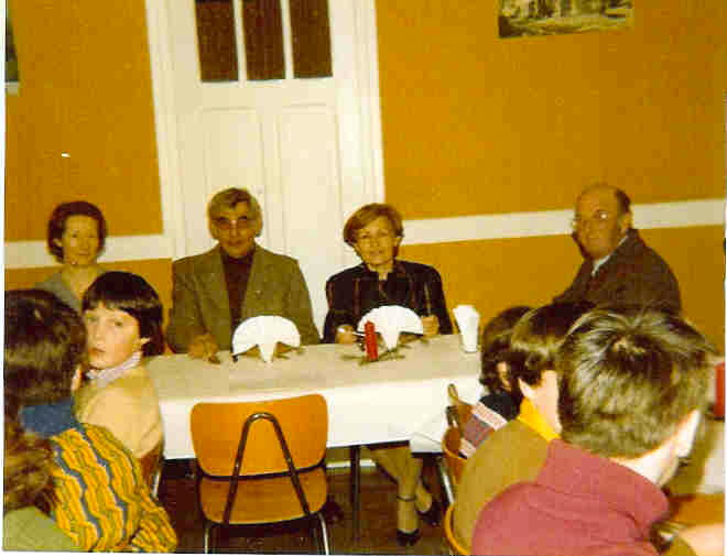 1980 Mr et Mme DARTHENAY Repas au Bigard